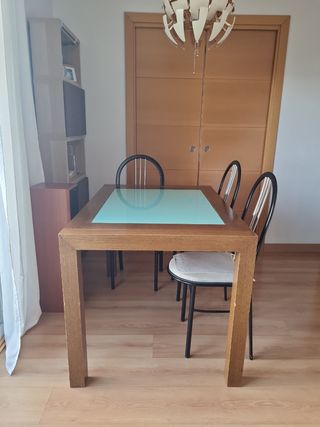 Bonita mesa de comedor extensible wengue