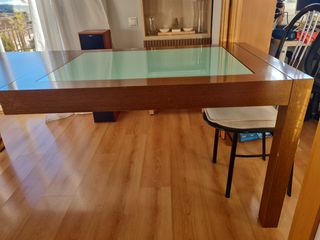 Bonita mesa de comedor extensible wengue