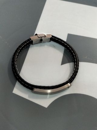 Pulsera cuero y acero hombre nueva.