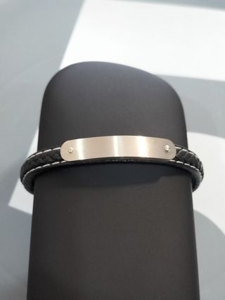 Pulsera cuero y acero hombre nueva.