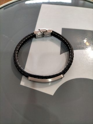 Pulsera cuero y acero hombre nueva.