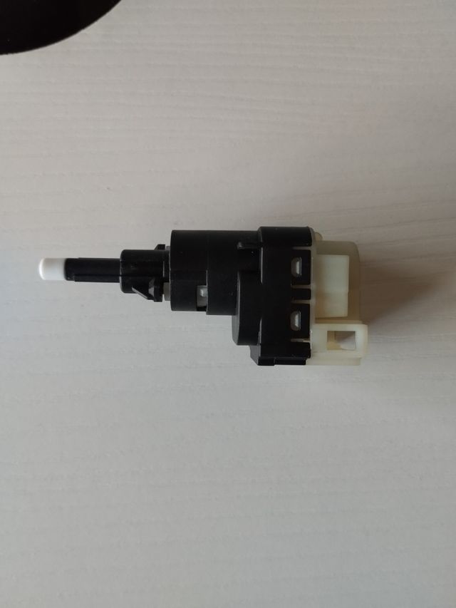 Interruptor luz freno Audi s4 b6
