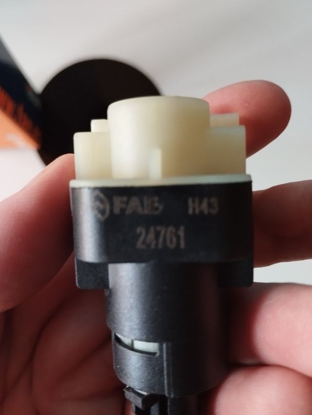 Interruptor luz freno Audi s4 b6
