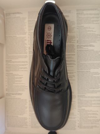 Zapatos de piel negros Iturri