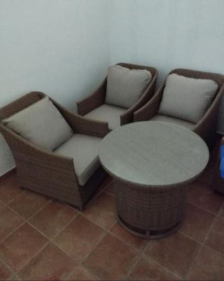 4 sillones y mesa jardín