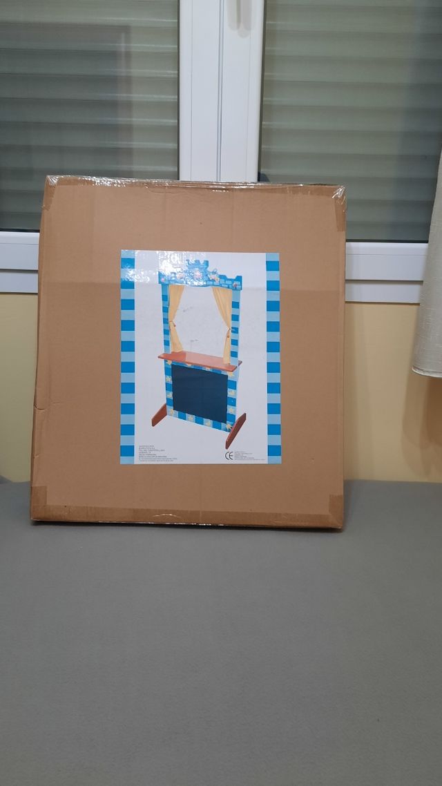 Teatrillo marionetas de madera