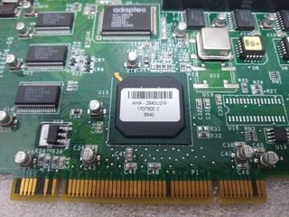 Controladora disco SCSI Adaptec AHA-2940U2W PCI