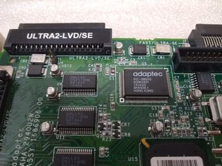 Controladora disco SCSI Adaptec AHA-2940U2W PCI
