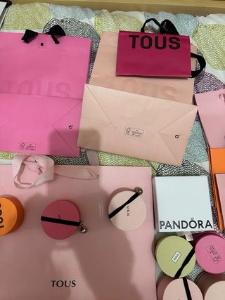 Tous y Pandora
