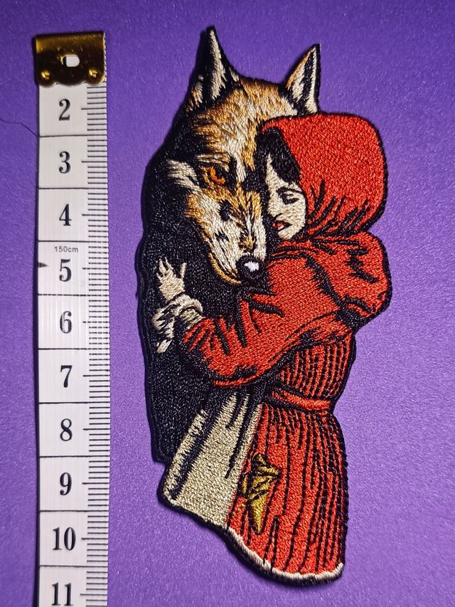 Parche bordado Caperucita y lobo feroz