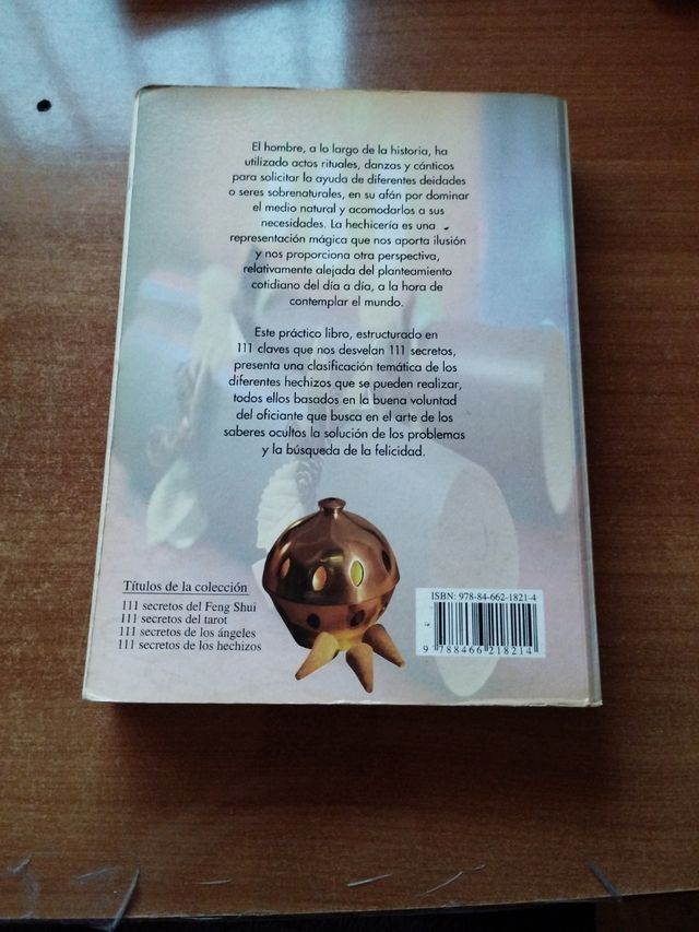 111 Secretos Hechizos (111 Secretos/ 111 Secrets) (Spanish Edition)