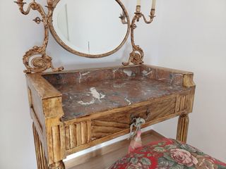 Toeletta a specchio in bronzo