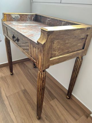 Toeletta a specchio in bronzo