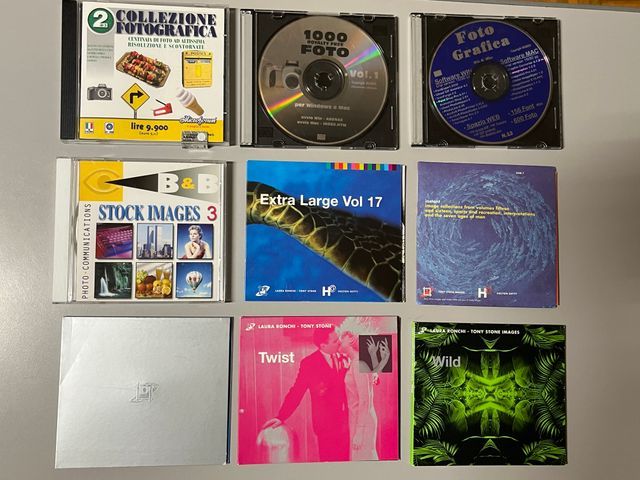 21 CD-ROM + 5 CATALOGHI fotografie free&copyright