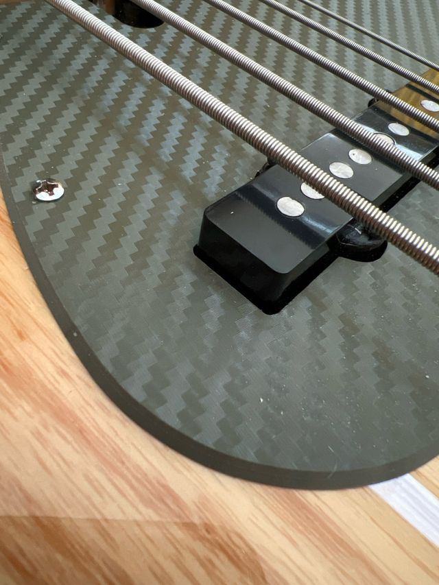 Pickguard marcus miller serie V carbono fender 4 5