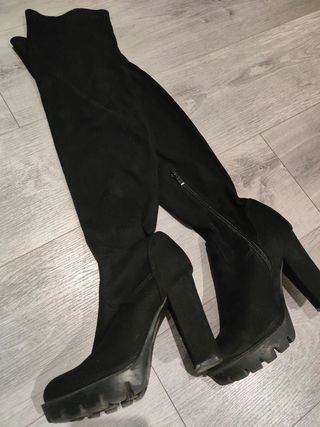 Botas altas de ante negro 
