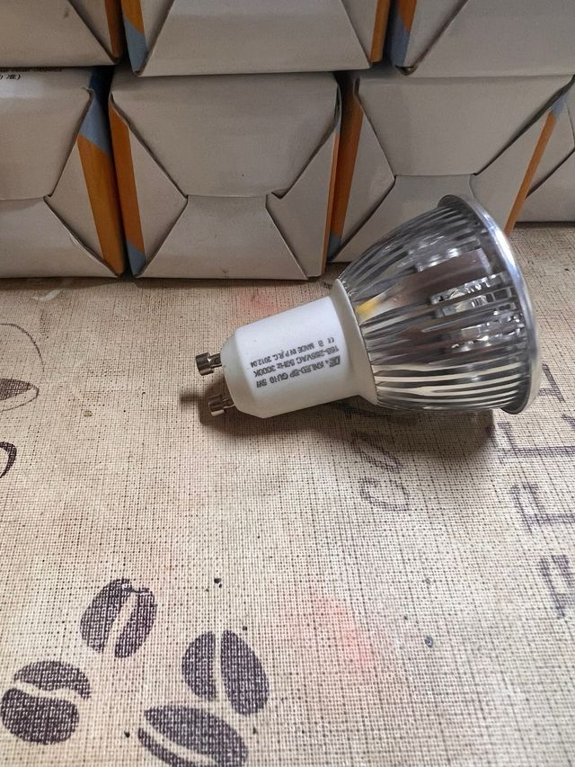 lote 38 Bombillas led GU10 nuevas
