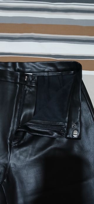 Pantalón de mujer encerado negro de Wear