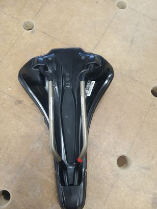 Sillín prologo scrach m5 tirox