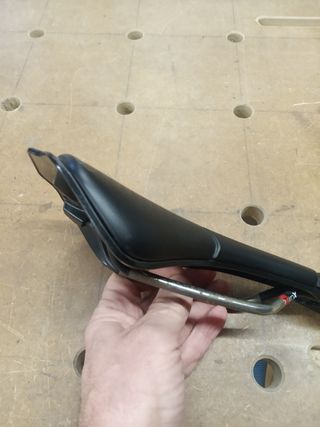 Sillín prologo scrach m5 tirox