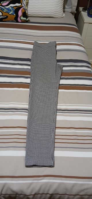 Pantalón mujer pitillo de Pata de Gallo 