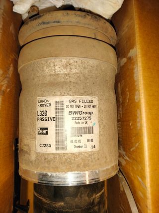 22257275 Balonas traseras rnge.rover spo