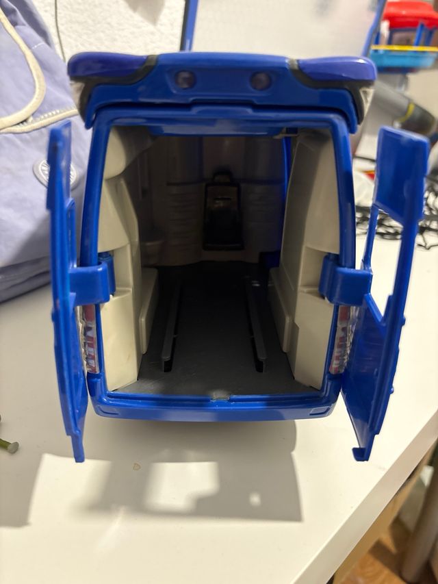 Juguete camioneta policia nacional