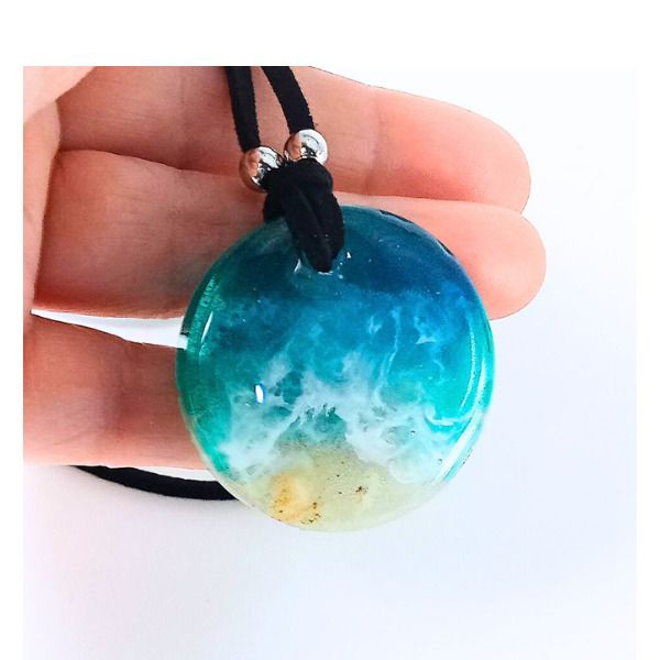 Colgante artesanal de resina epoxi diseño marino