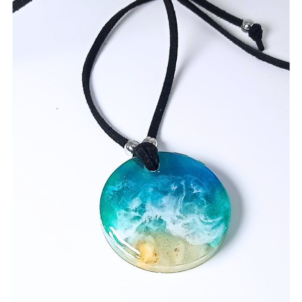 Colgante artesanal de resina epoxi diseño marino