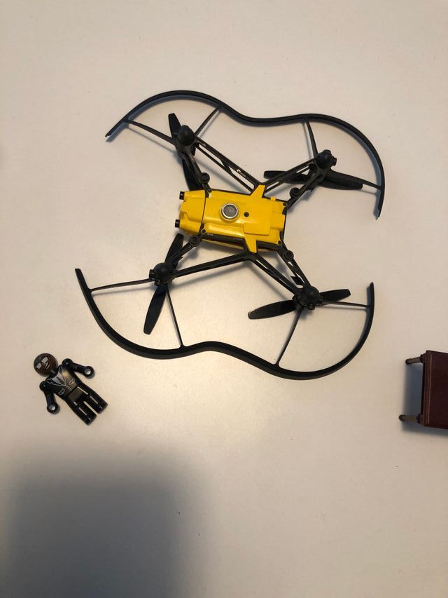 Dron Parrot minidron Travis 4 motores control app