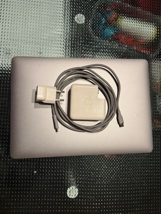 MacBook Pro 2017 23GHz i5 256GB