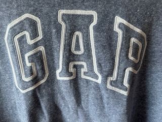 Sudadera marca GAP