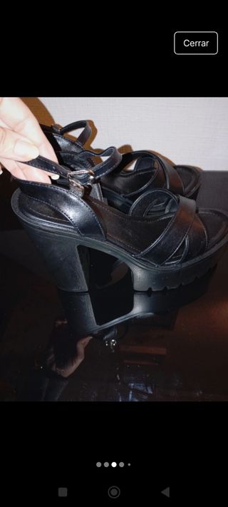 Sandalias de tacón y plataforma negras