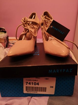 Zapatos tacón alto cordon