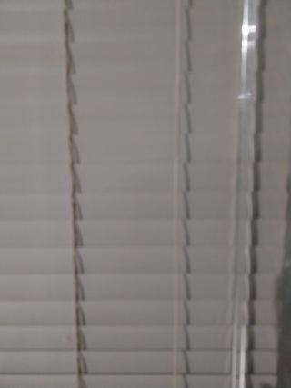 Persiana  veneciana,  beis