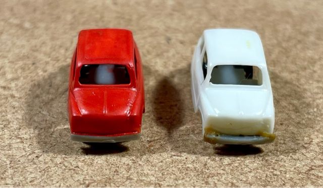 Dos coches seat 600 escala N