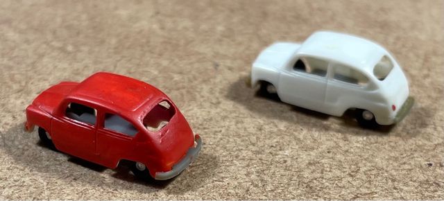 Dos coches seat 600 escala N