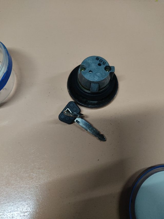 Tapon y deposito yamaha tmax