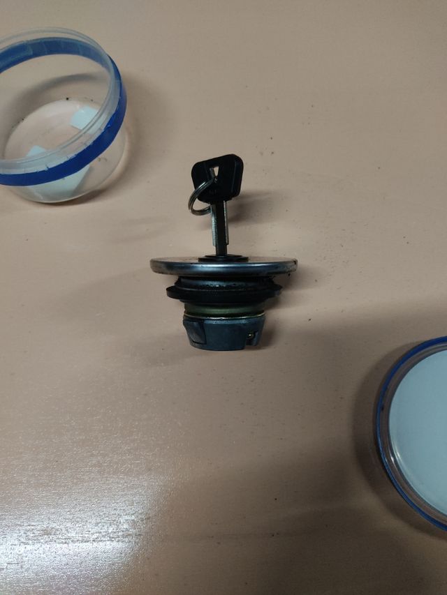 Tapon y deposito yamaha tmax