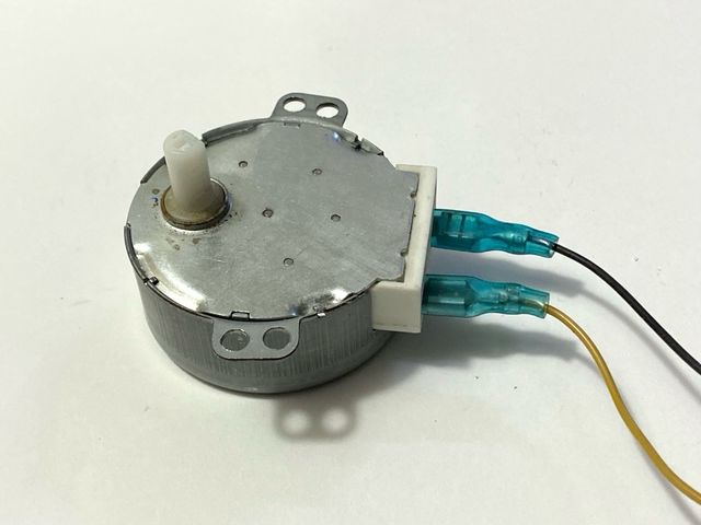 Motore sincrono 30V AC.