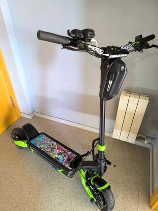 Vinilo antideslizante patinete