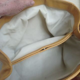 BOLSO de piel de Purificación GARCÍA mostaza