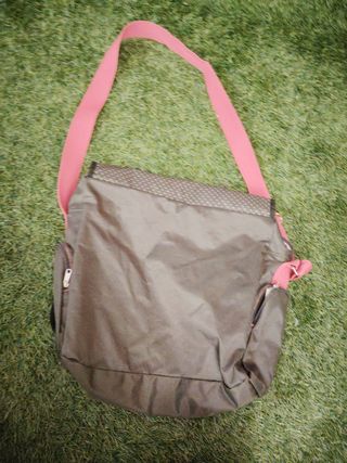 Bolso grande juvenil con dibujos y cinta