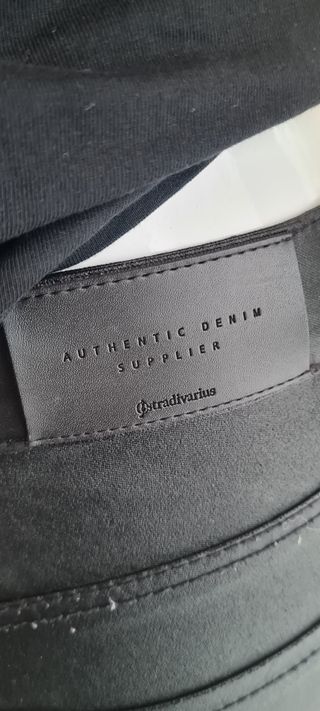 Pantalones negros - T 34 - Stradivarius
