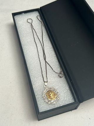 Collar con colgante Virgen de plata 925