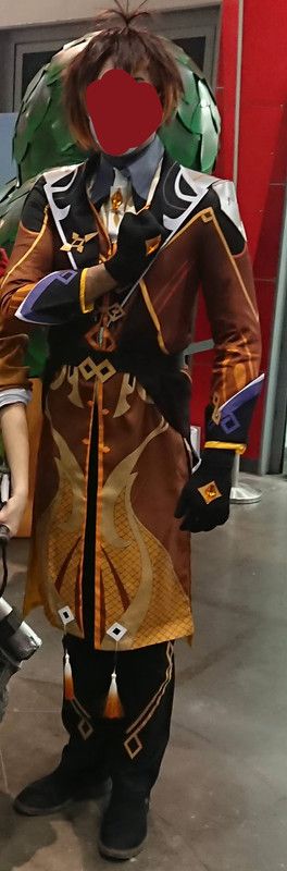 Cosplay Zhongli Genshin Impact