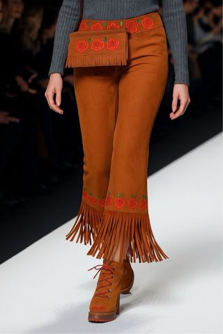 Nuevo Pantalón marrón teja con flecos