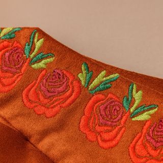 Nuevo Pantalón marrón teja con flecos