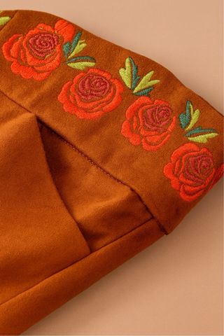 Nuevo Pantalón marrón teja con flecos