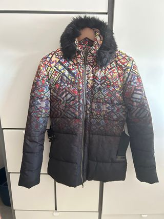 Plumífero corto Desigual
